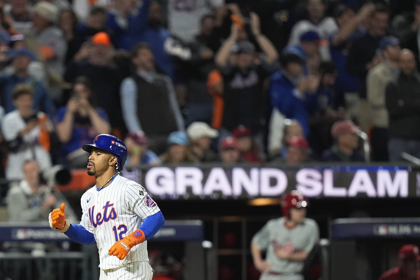 Francisco Lindor's grand slam sends Mets into NLCS with 4-1 win over Phillies in Game 4 of NLDS | iNFOnews.ca