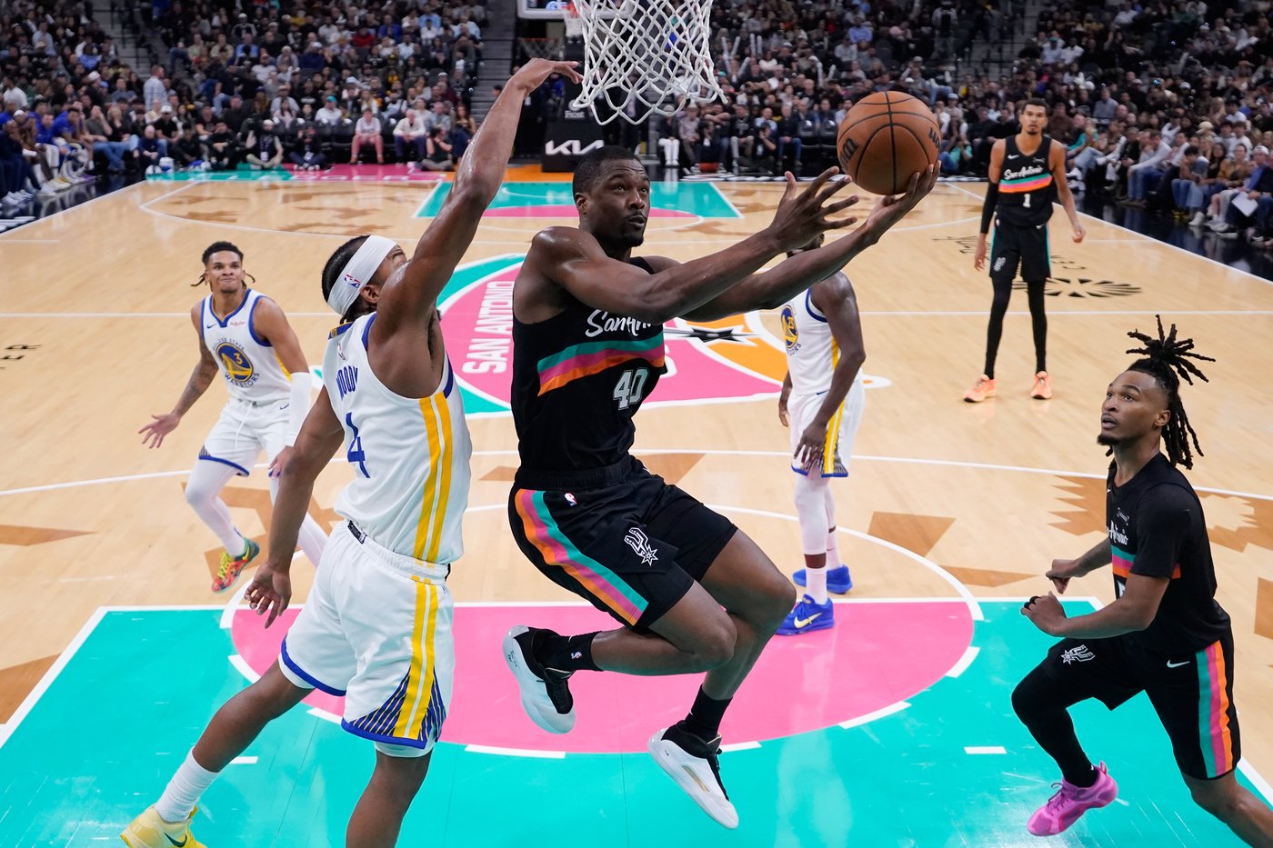 Curry's 46 points leads Warriors to 125-120 victory over Spurs despite Wembanyama's triple-double | iNFOnews.ca Curry's 46 points leads Warriors to 125-120 victory over Spurs despite Wembanyama's triple-double | iNFOnews.ca
