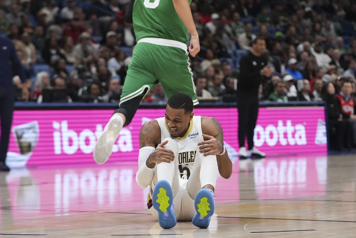 Pelicans' Dejounte Murray suffers lower right leg injury and team braces for long absence | iNFOnews.ca Pelicans' Dejounte Murray suffers lower right leg injury and team braces for long absence | iNFOnews.ca
