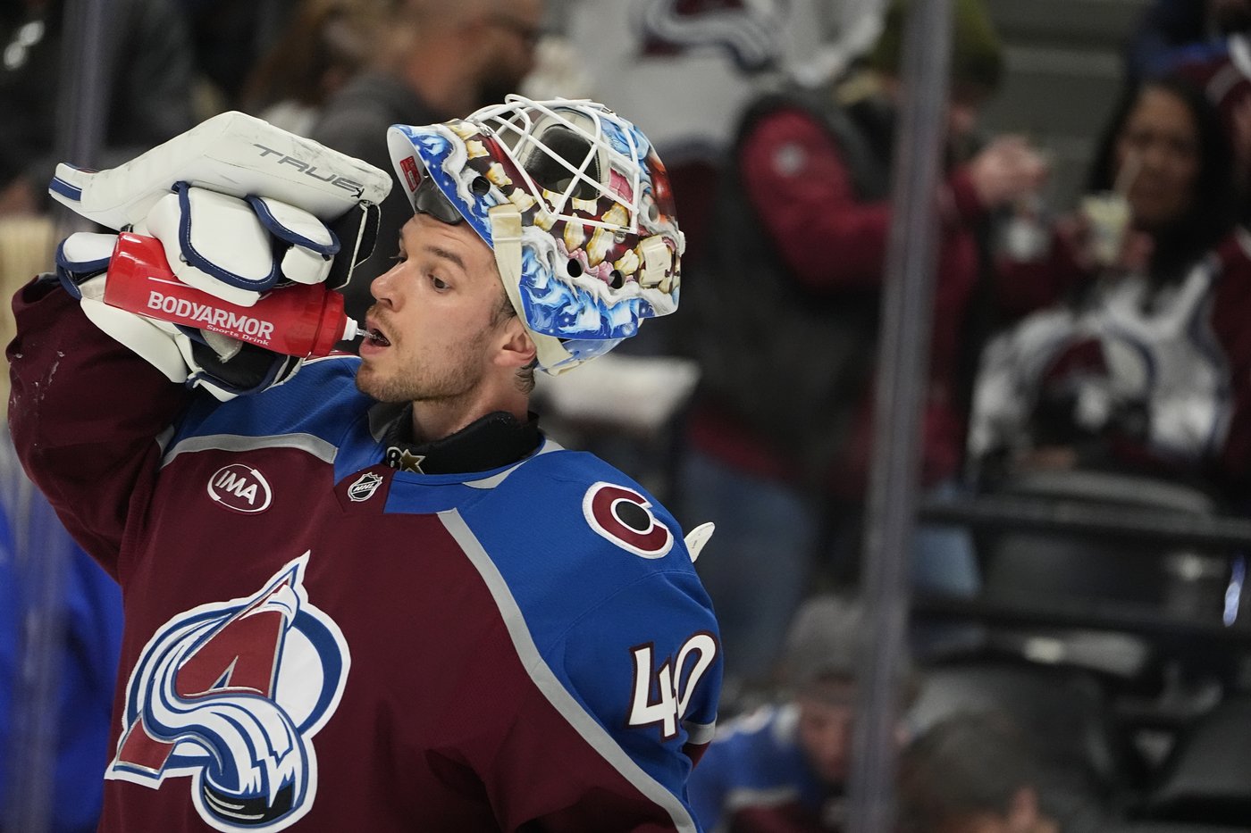 MacKinnon scores in OT to lift Avalanche past Ducks 4-3 for 1st win | iNFOnews.ca MacKinnon scores in OT to lift Avalanche past Ducks 4-3 for 1st win | iNFOnews.ca