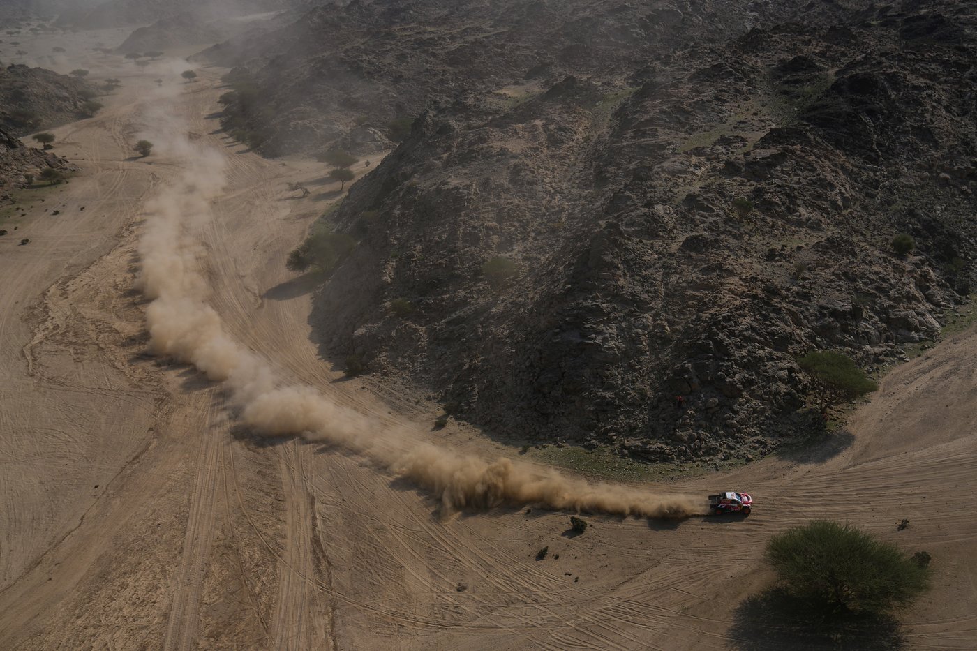 De Mévius wins Dakar Rally stage one with amputee Baumel | iNFOnews.ca