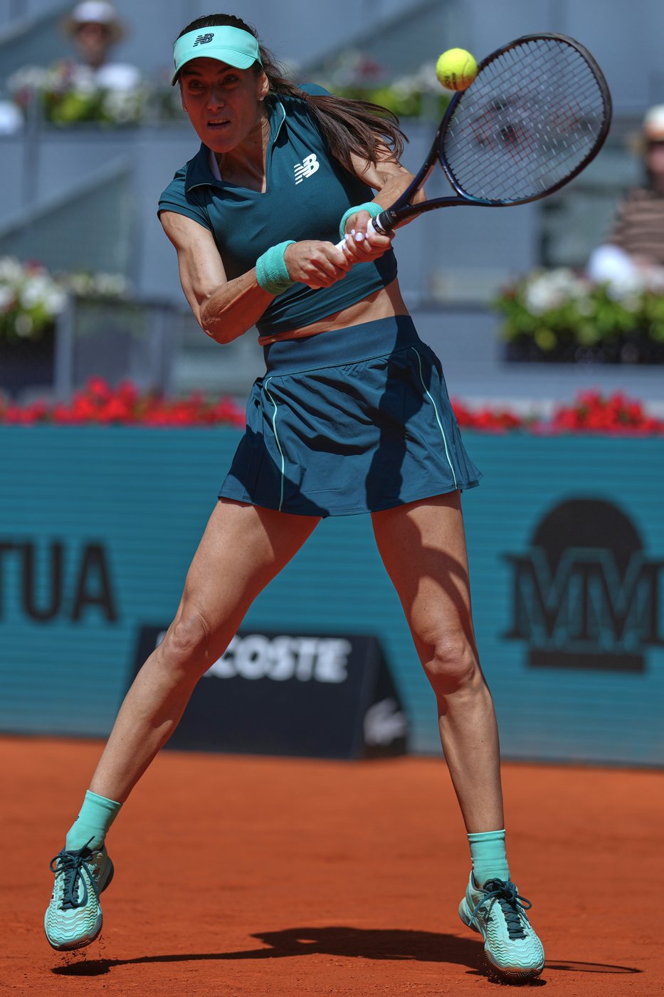 Coco Gauff overcomes vomiting on court to beat Sorana Cirstea in Madrid | iNFOnews.ca