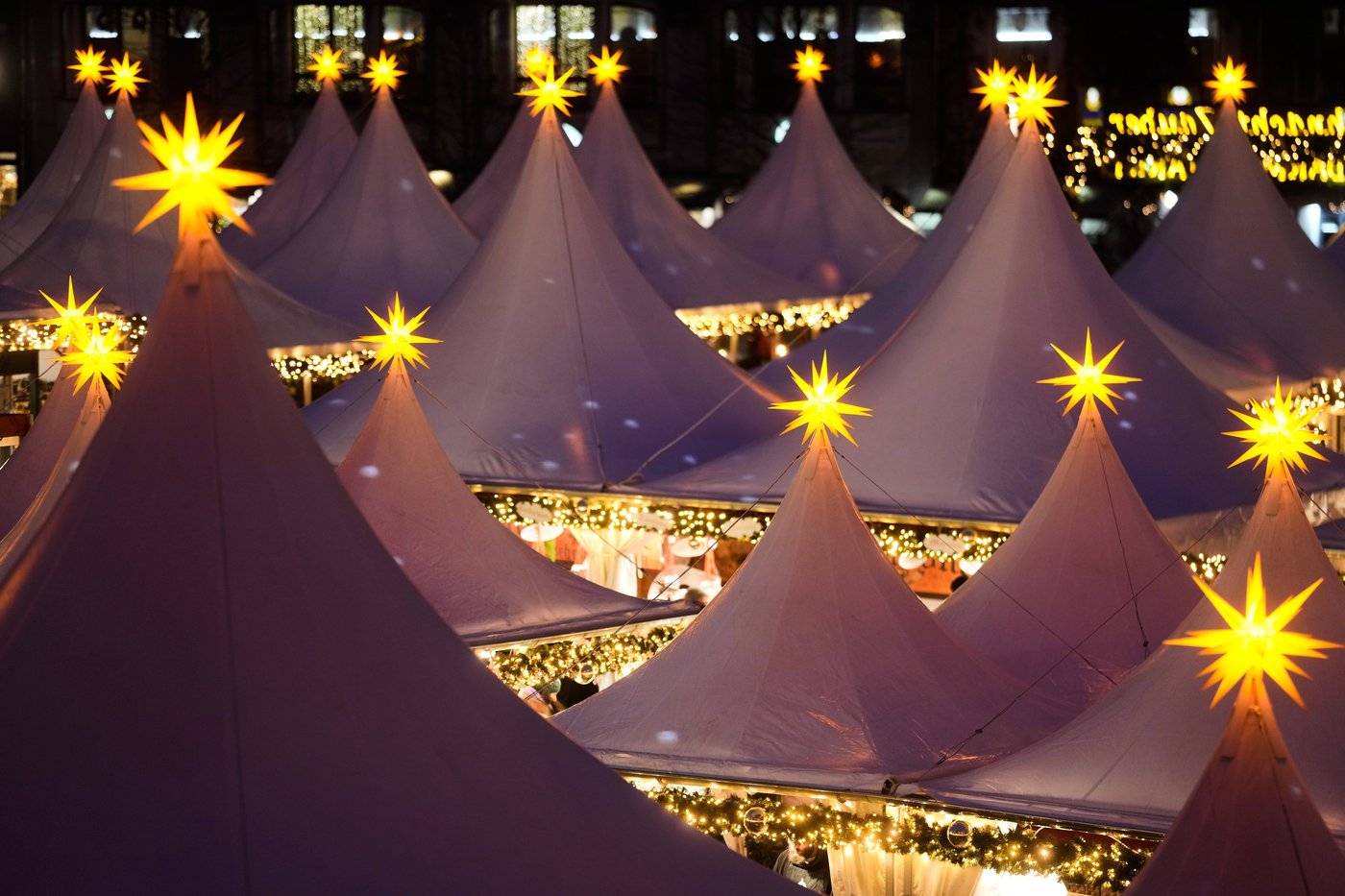 Photos show a world aglow with holiday lights | iNFOnews.ca