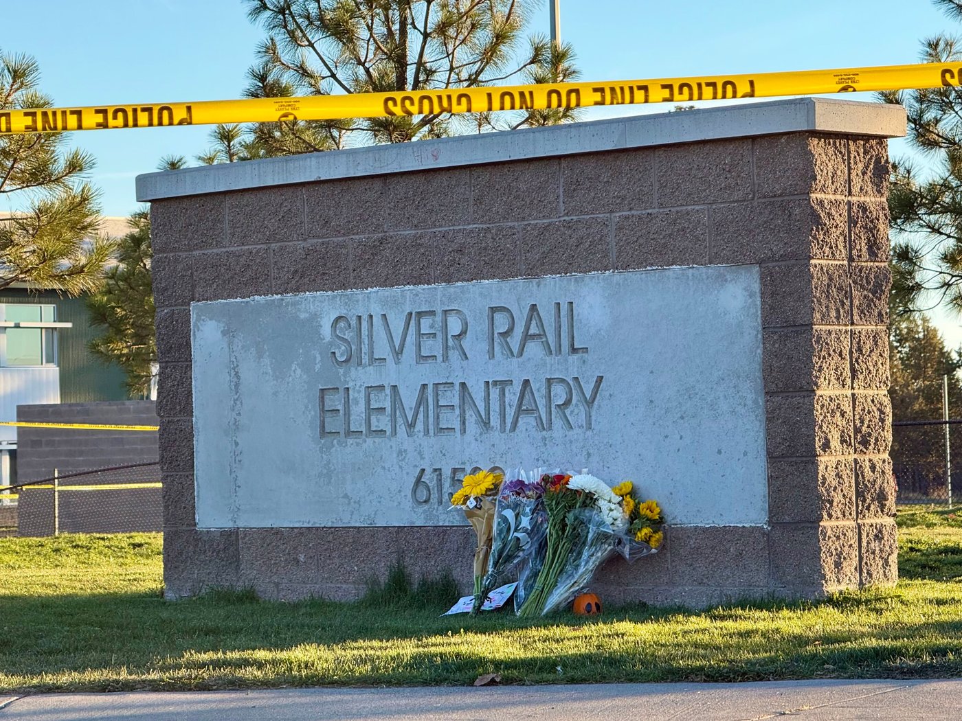 Governor praises local who helped end the mass shooting at an Oregon elementary school | iNFOnews.ca