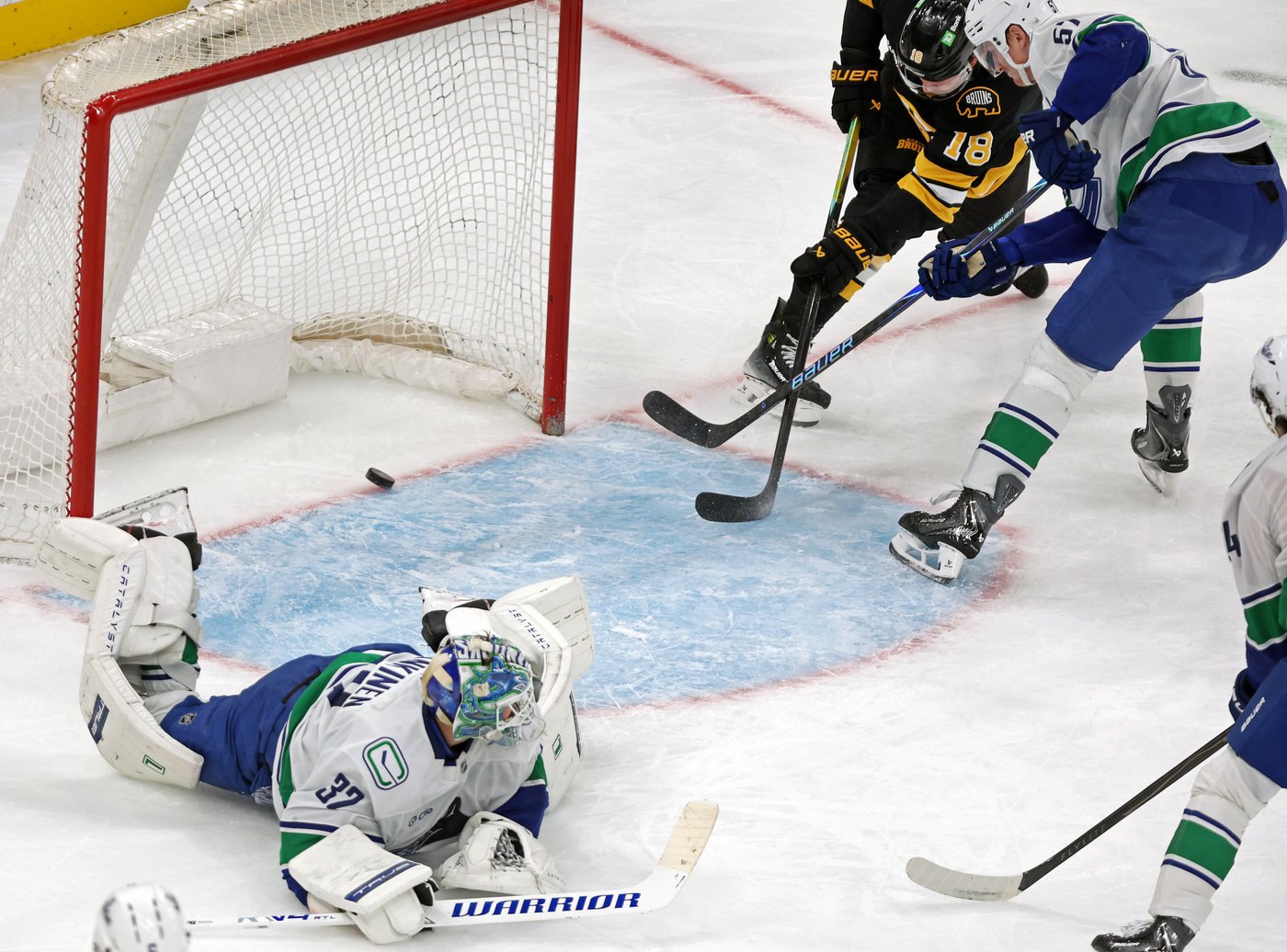 Liam Ohgren gets only goal in seven-round shootout as Canucks rally past Bruins 5-4 | iNFOnews.ca