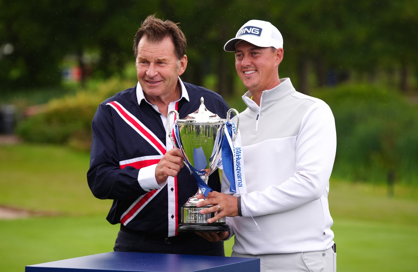 Signed, sealed, delivered: Former grocery driver Joe Dean wins British Masters with wife as caddie | iNFOnews.ca