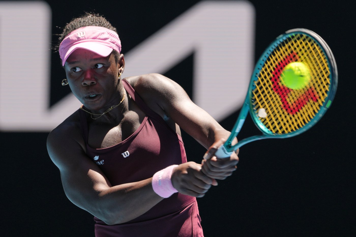 Canada's Mboko tops Tauson to advance to fourth round of Australian Open | iNFOnews.ca