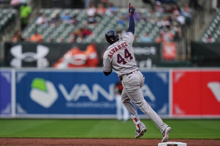 Yordan Alvarez and Cam Smith power the Astros past the Orioles 11-5 for a doubleheader split | iNFOnews.ca