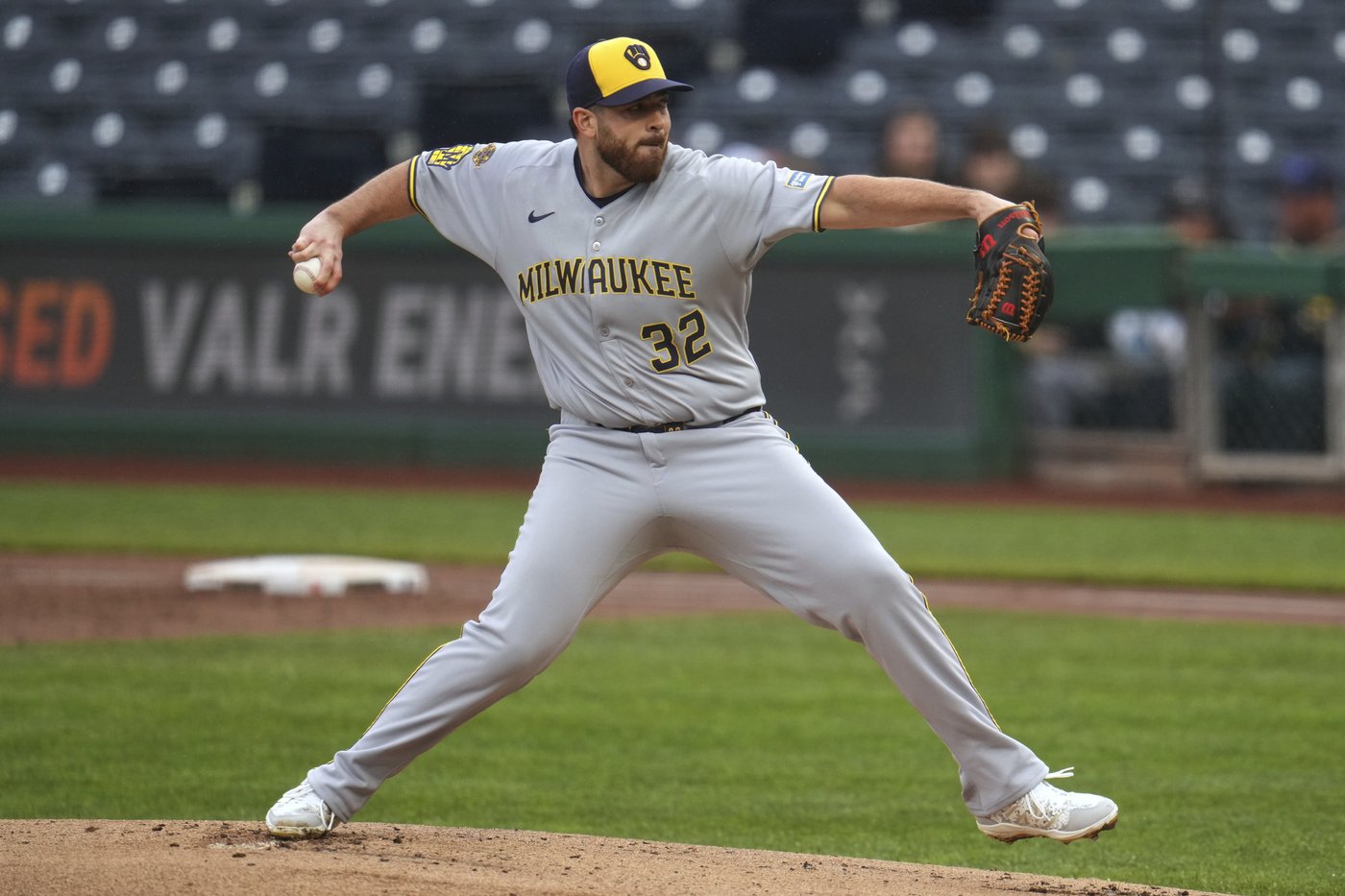 Brewers trade RHP Aaron Civale to the White Sox for 1B Andrew Vaughn | iNFOnews.ca