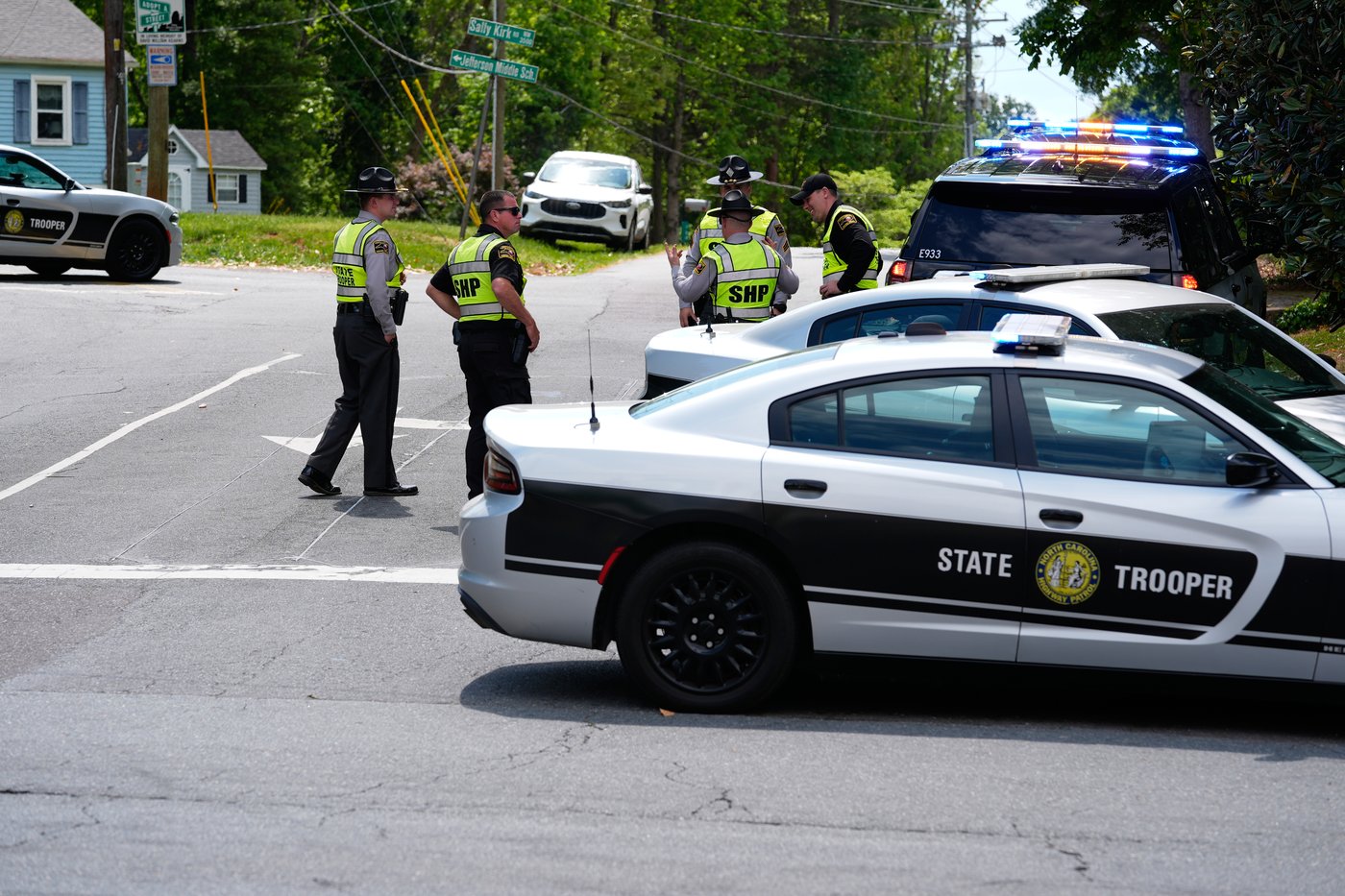 2 killed, 5 injured as planned fight between teens turns into deadly shooting at North Carolina park | iNFOnews.ca 2 killed, 5 injured as planned fight between teens turns into deadly shooting at North Carolina park | iNFOnews.ca