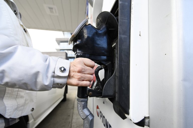 Inflation jumps to 2.4% in September thanks to gas, grocery costs | iNFOnews.ca