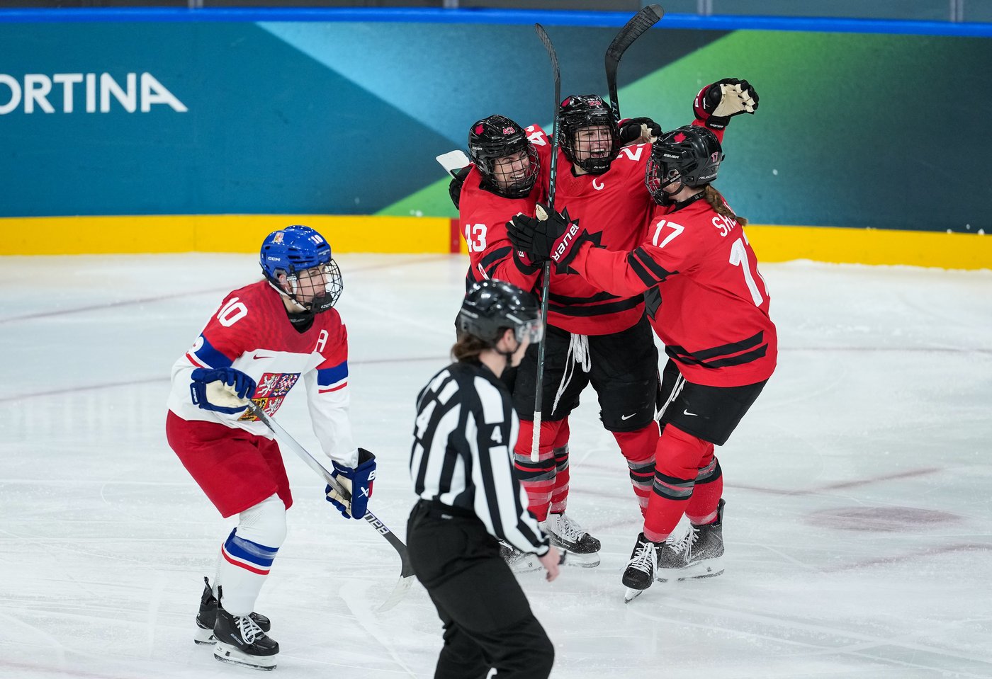 CP NewsAlert: Canada defeats Czechia 5-1, improves to 2-0 in women's hockey prelims | iNFOnews.ca