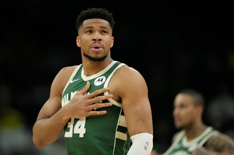 Antetokounmpo scores 27 as Bucks beat Jazz 113-99 to snap four-game skid | iNFOnews.ca