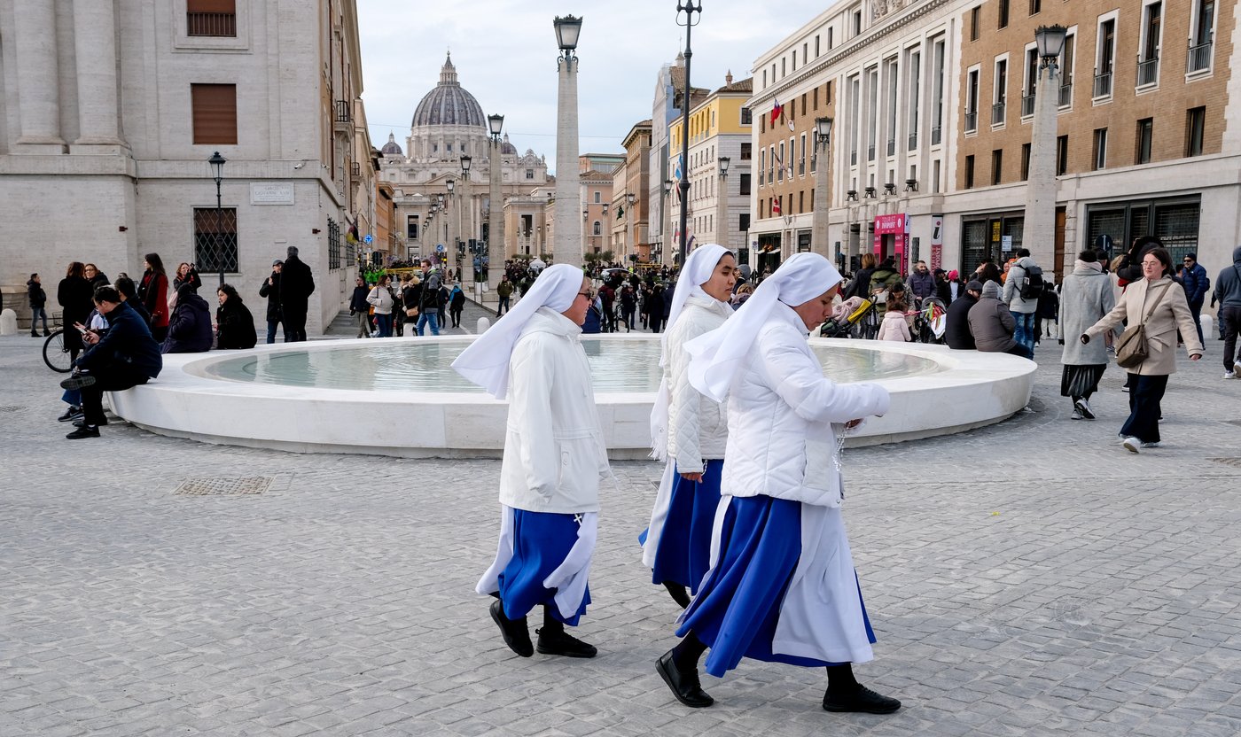 Final pilgrims cross Holy Door as Vatican claims Jubilee success with 33 million visitors | iNFOnews.ca