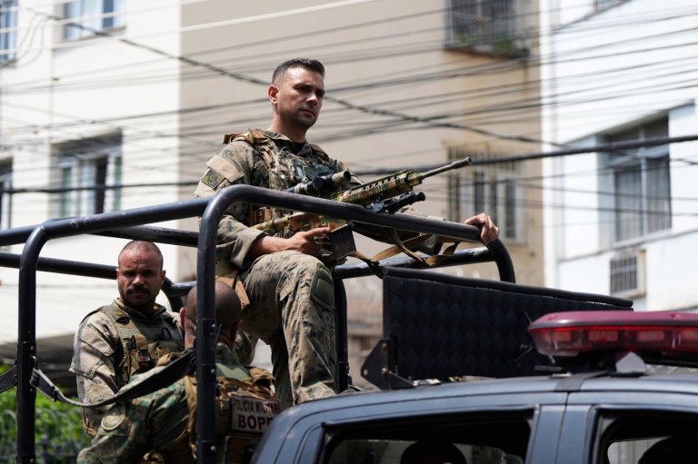 Brazilian police operation in Rio favelas leaves at least 8 dead, including local drug boss | iNFOnews.ca