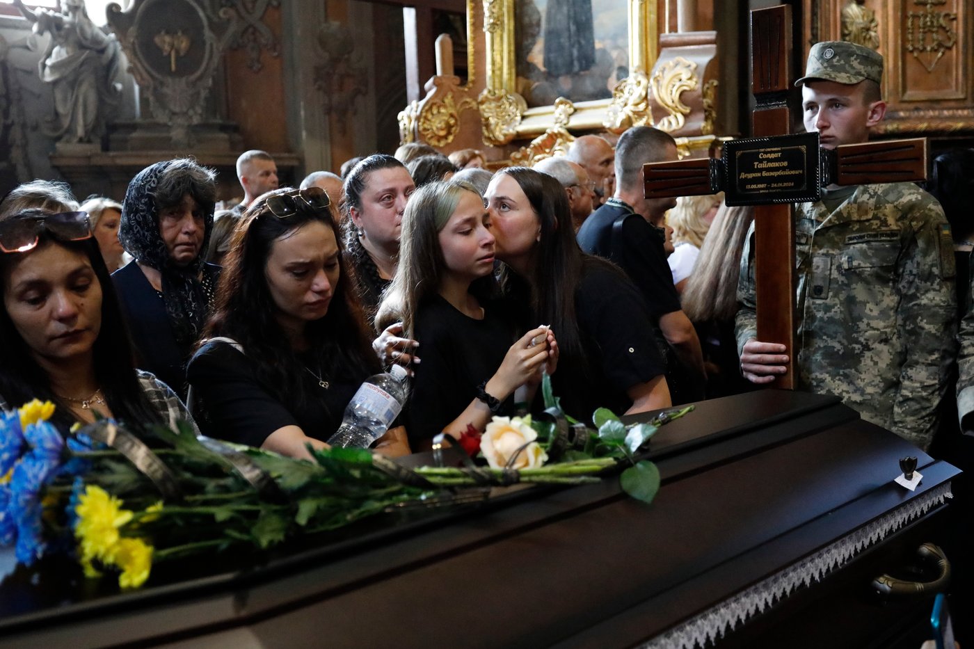 The top AP photos from Ukraine in 2025 show its grief and grit in another year of war | iNFOnews.ca
