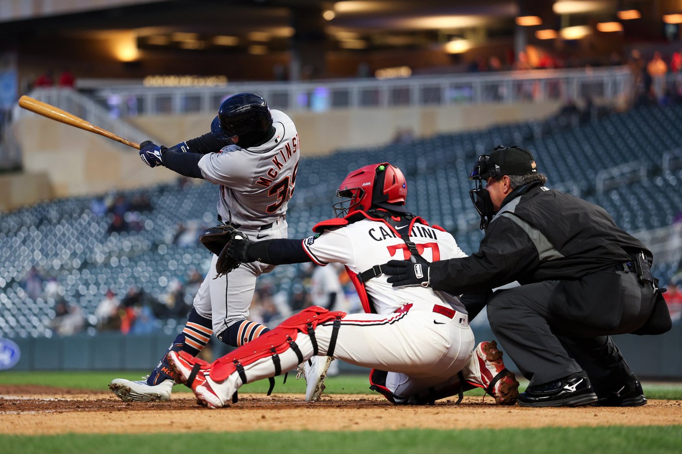 Keaschall hits a 2-run homer and the Twins hold on for a frigid 7-3 win over the Tigers | iNFOnews.ca
