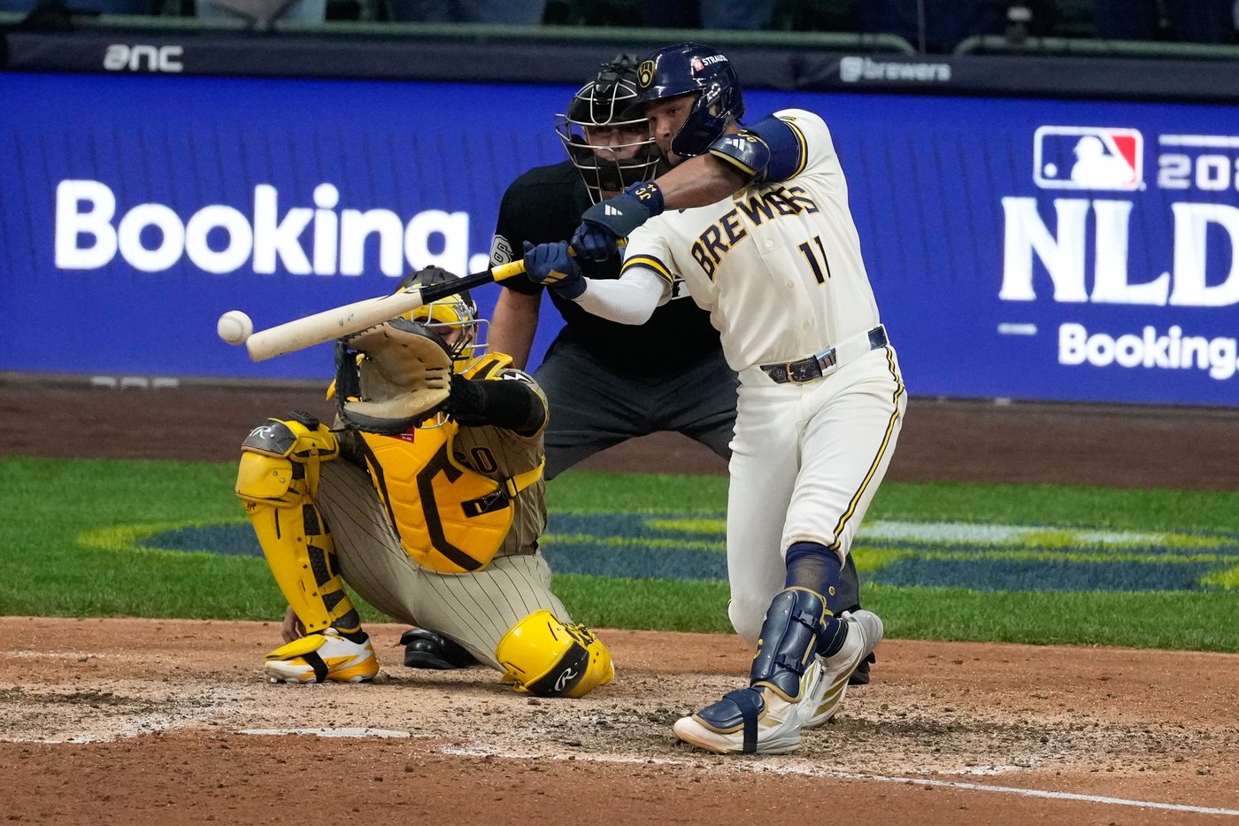 Chourio's 2-run single with 2 outs in 9th off Miller lifts Brewers over Padres 4-3 for 2-0 NLDS lead | iNFOnews.ca Chourio's 2-run single with 2 outs in 9th off Miller lifts Brewers over Padres 4-3 for 2-0 NLDS lead | iNFOnews.ca