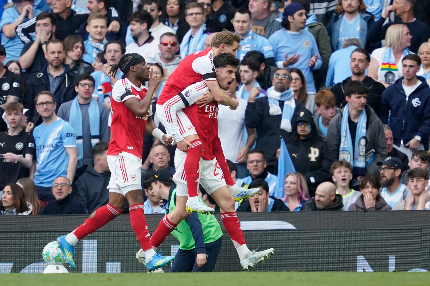 New favorite? Man City beats Arsenal 2-1 for huge swing in Premier League title race | iNFOnews.ca New favorite? Man City beats Arsenal 2-1 for huge swing in Premier League title race | iNFOnews.ca