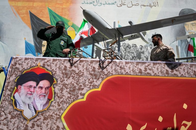 Iranians rally by the hundreds of thousands in biggest show of defiance since war began | iNFOnews.ca