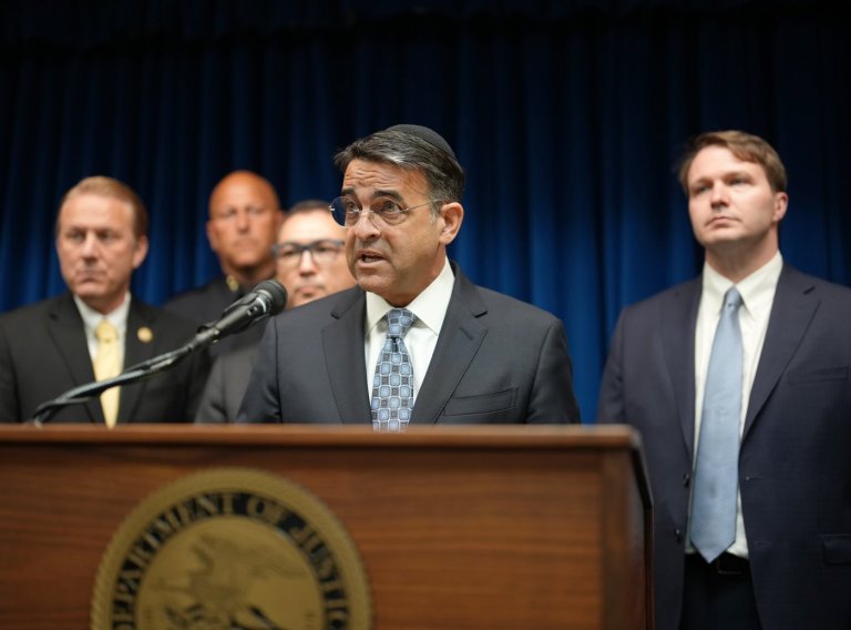 Federal prosecutors charge 15 people it says impeded agents during Minnesota immigration crackdown | iNFOnews.ca