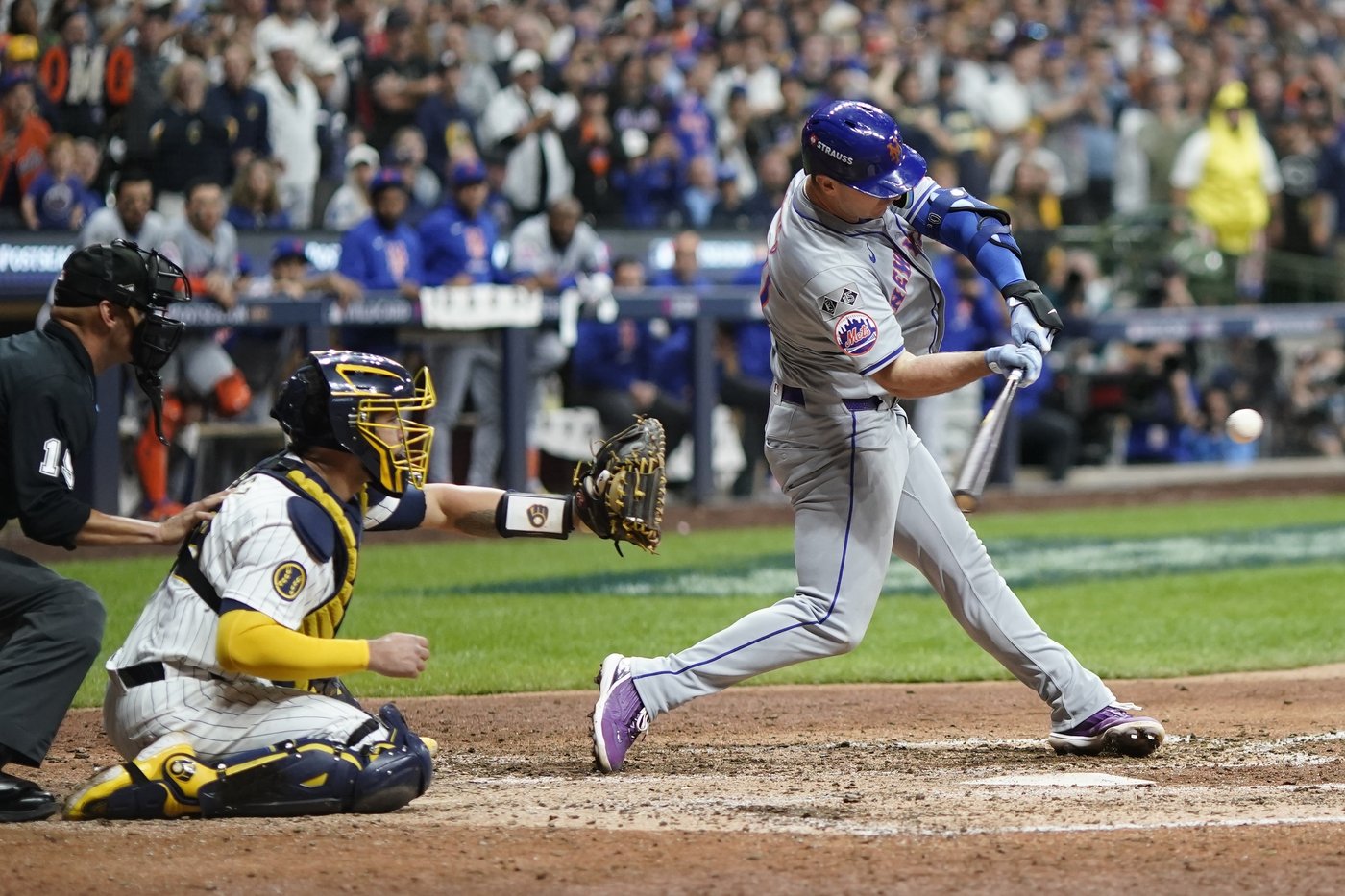 Alonso's night turns around with season-saving homer for Mets in 9th inning | iNFOnews.ca Alonso's night turns around with season-saving homer for Mets in 9th inning | iNFOnews.ca