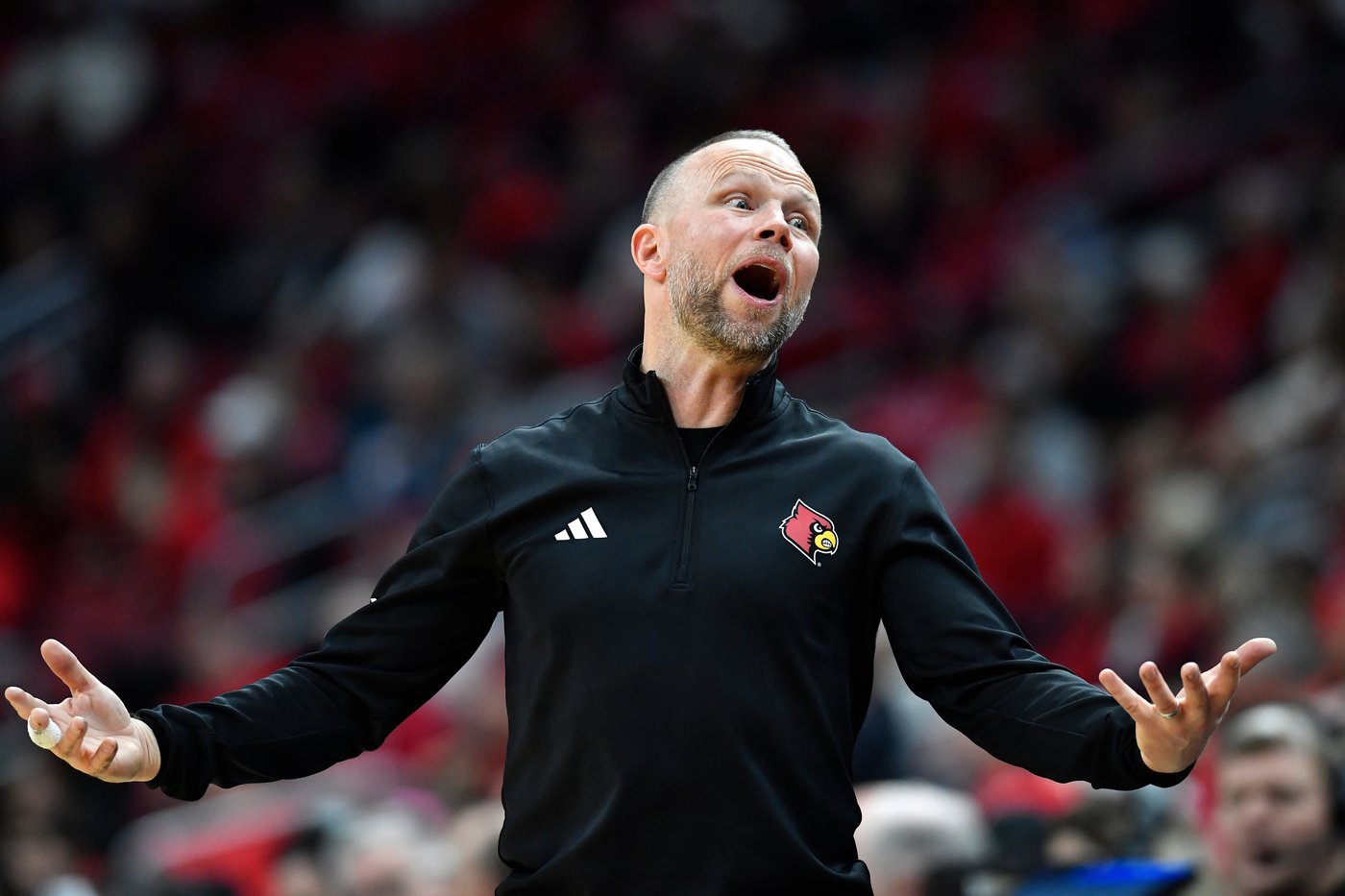 Conwell excels for No. 6 Louisville in 104-47 rout against NJIT | iNFOnews.ca Conwell excels for No. 6 Louisville in 104-47 rout against NJIT | iNFOnews.ca