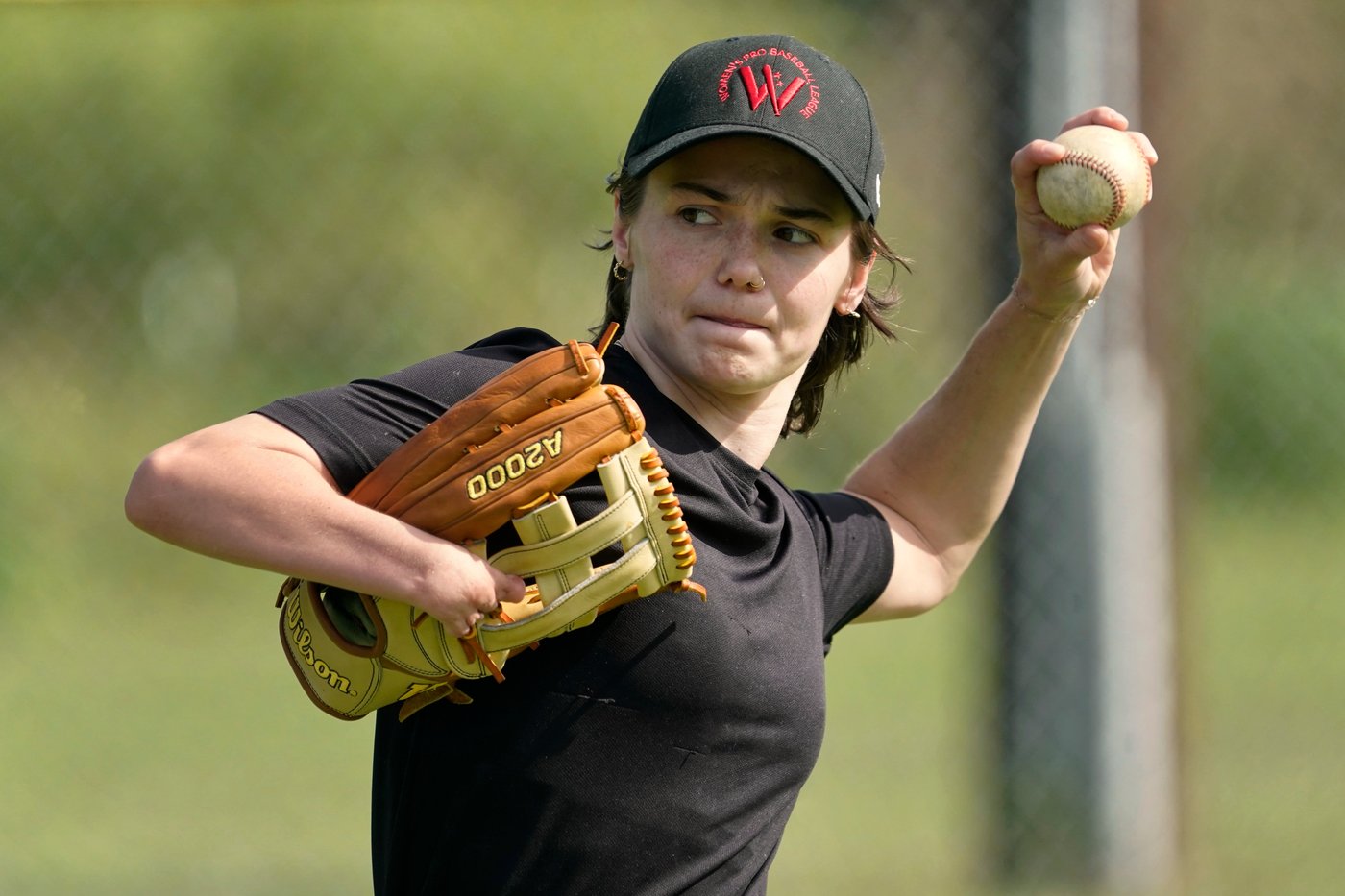 Born without a right hand, Britt Apgar is set to play in the Women’s Professional Baseball League | iNFOnews.ca