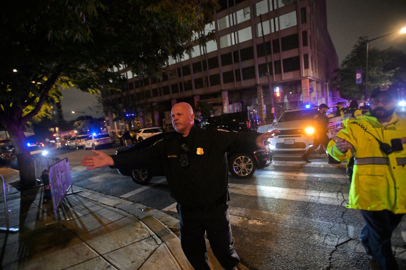 Shots fired as gunman charges toward ballroom at White House correspondents' dinner. Trump unharmed | iNwheels Shots fired as gunman charges toward ballroom at White House correspondents' dinner. Trump unharmed | iNwheels