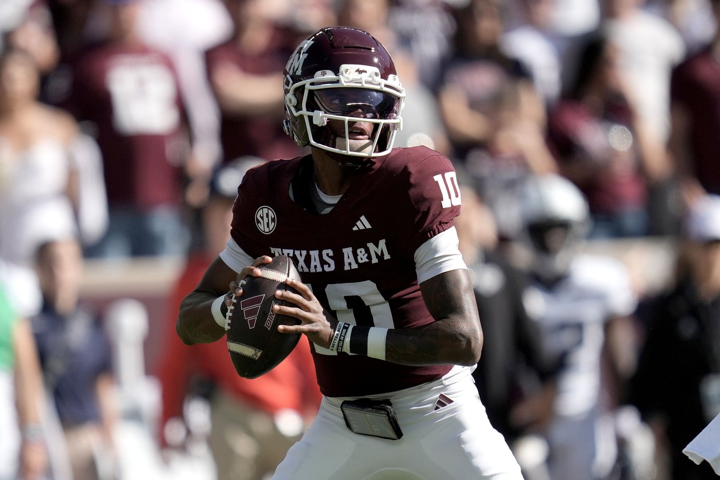 Texas A&M chases perfection and a chance to crush Texas' playoff dreams in high-stakes rivalry game | iNFOnews.ca