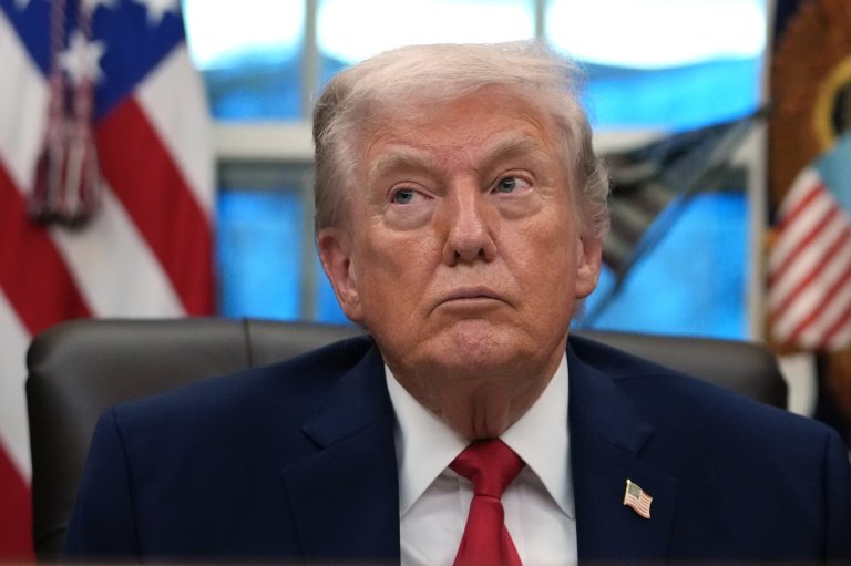 CP NewsAlert: Trump threatens tariffs, decertification on Canadian-made aircraft | iNFOnews.ca