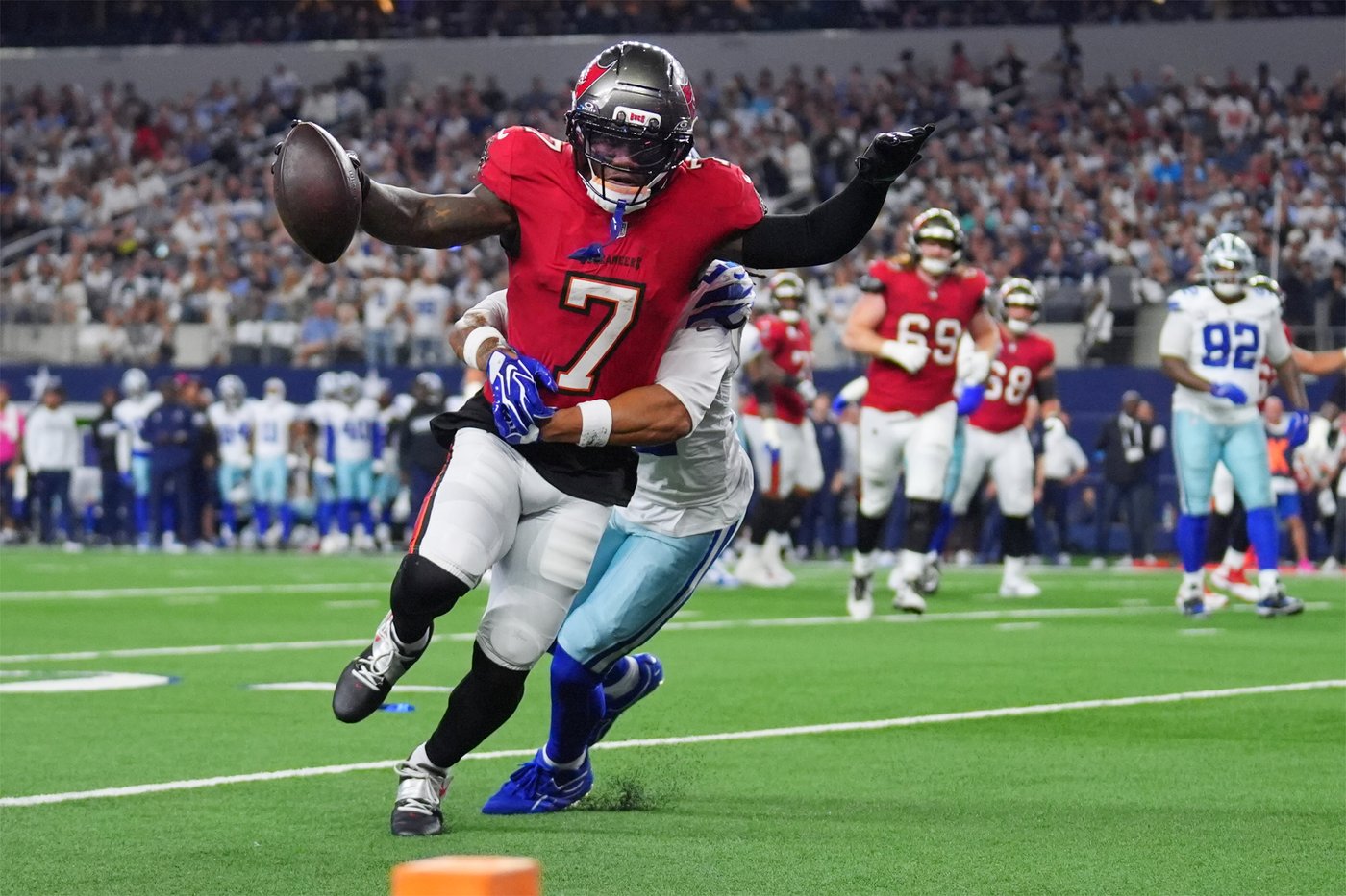 Buccaneers rookie Jalon Daniels played like a quarterback who should've been drafted | iNFOnews.ca
