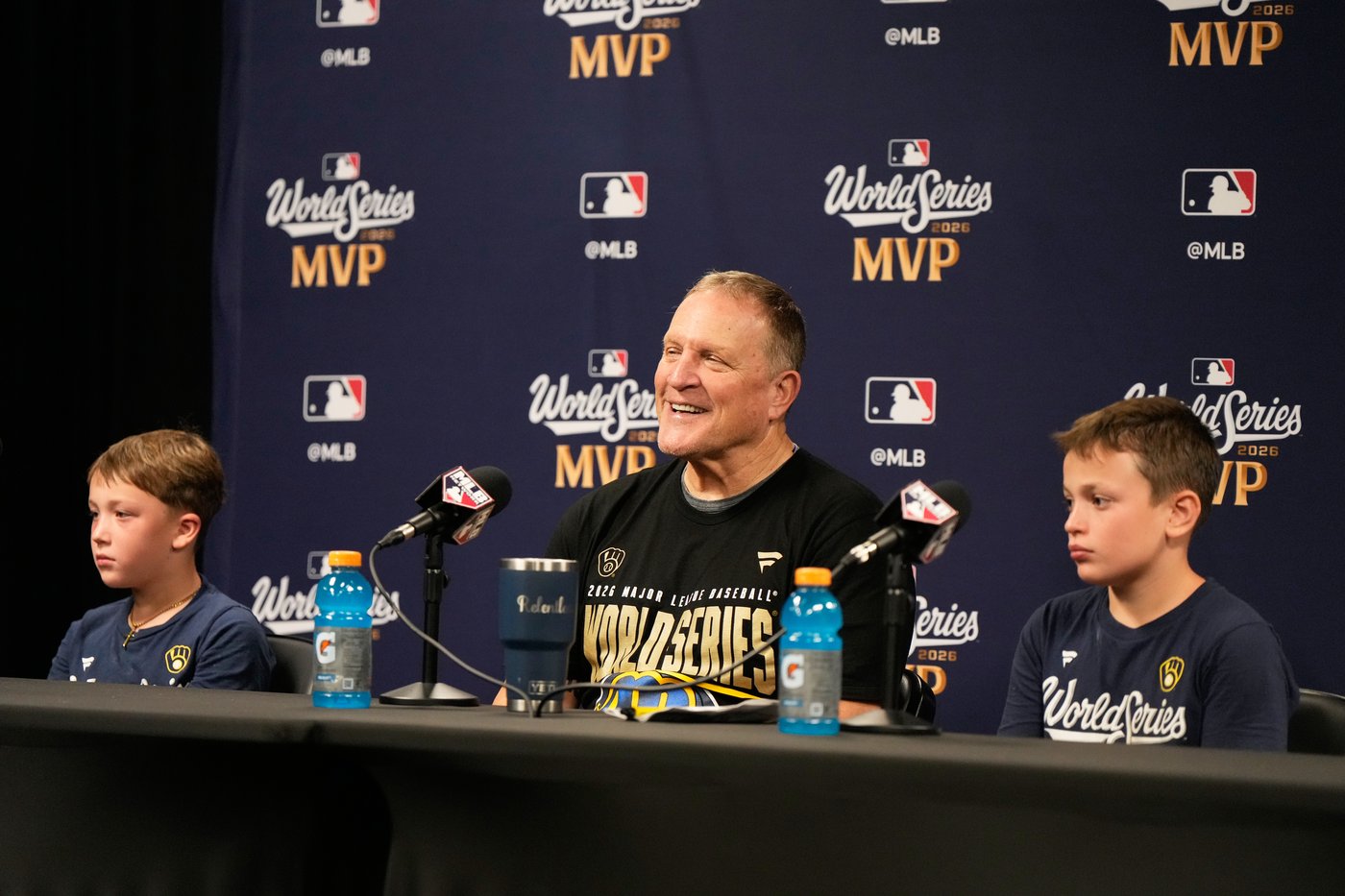 Charming, cantankerous Pat Murphy at age 67 leads Brewers to first World Series title | iNFOnews.ca Charming, cantankerous Pat Murphy at age 67 leads Brewers to first World Series title | iNFOnews.ca