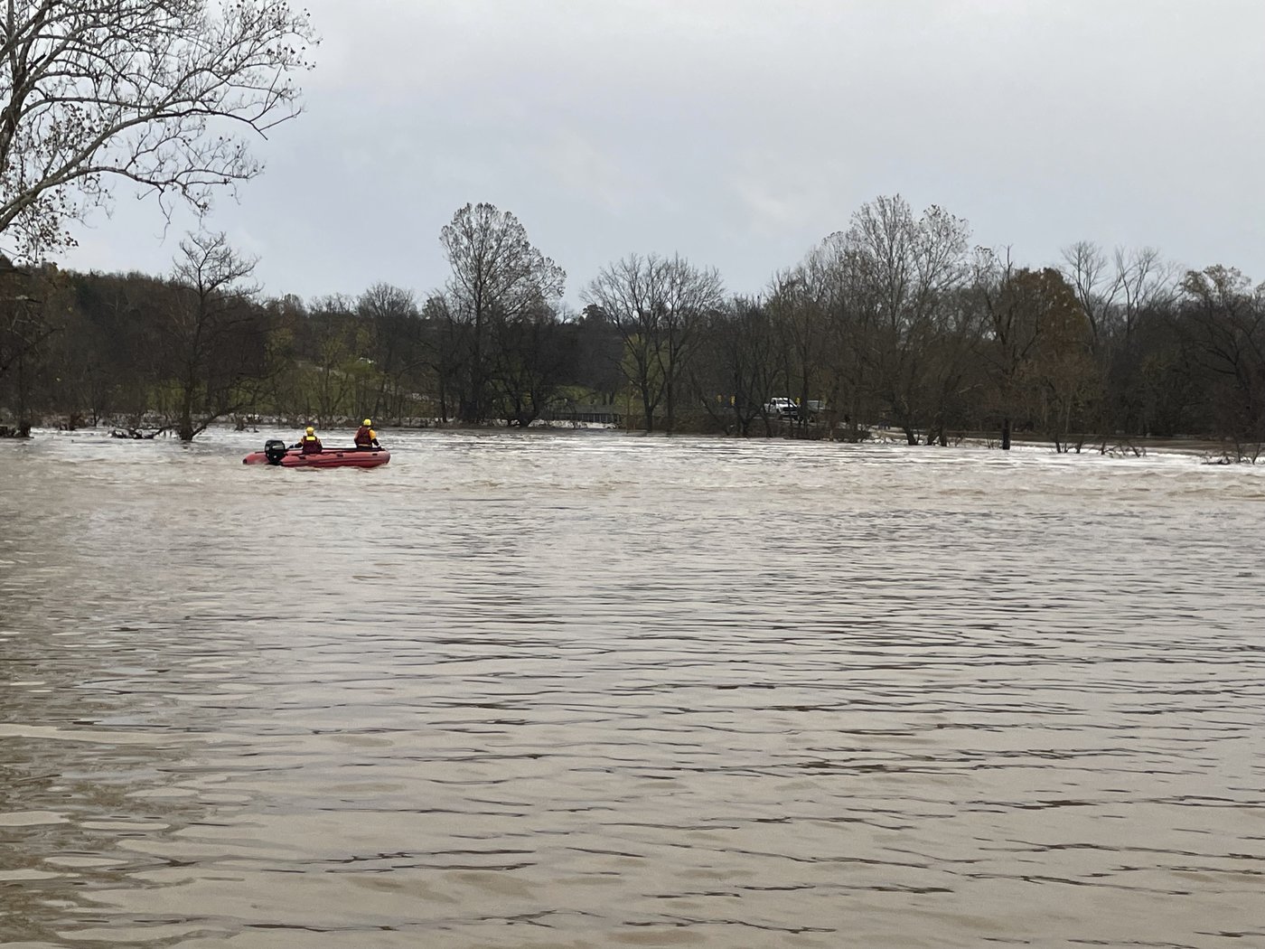 Volunteer poll workers drown on a flood-washed highway in rural Missouri on Election Day | iNFOnews.ca