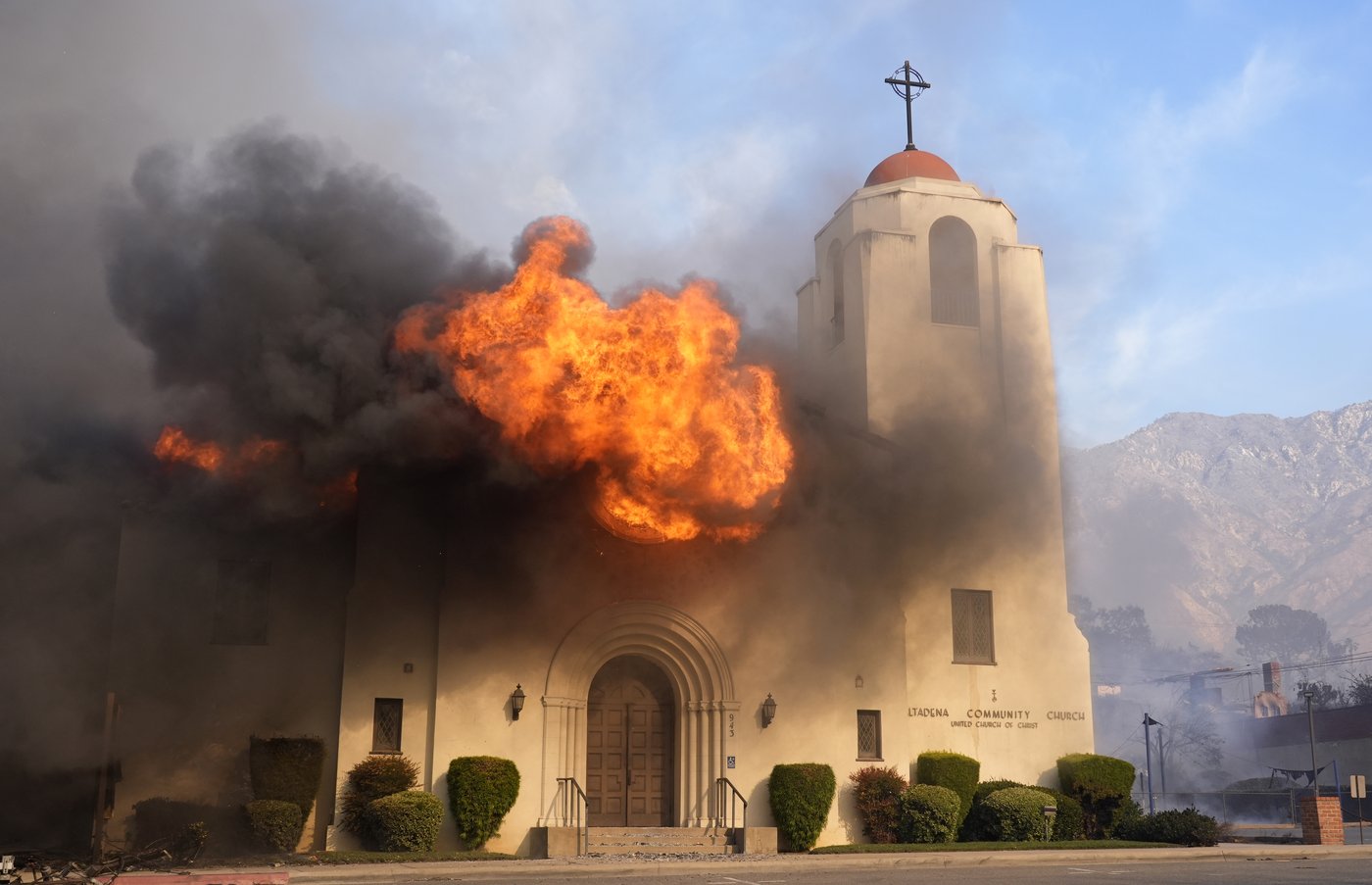 Fire-ravaged Southern California braces for gusty winds and heightened wildfire risk | iNFOnews.ca Fire-ravaged Southern California braces for gusty winds and heightened wildfire risk | iNFOnews.ca