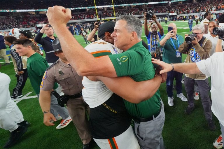 Miami coach Mario Cristobal dismisses hype around his team as he prepares for Fiesta Bowl | iNFOnews.ca