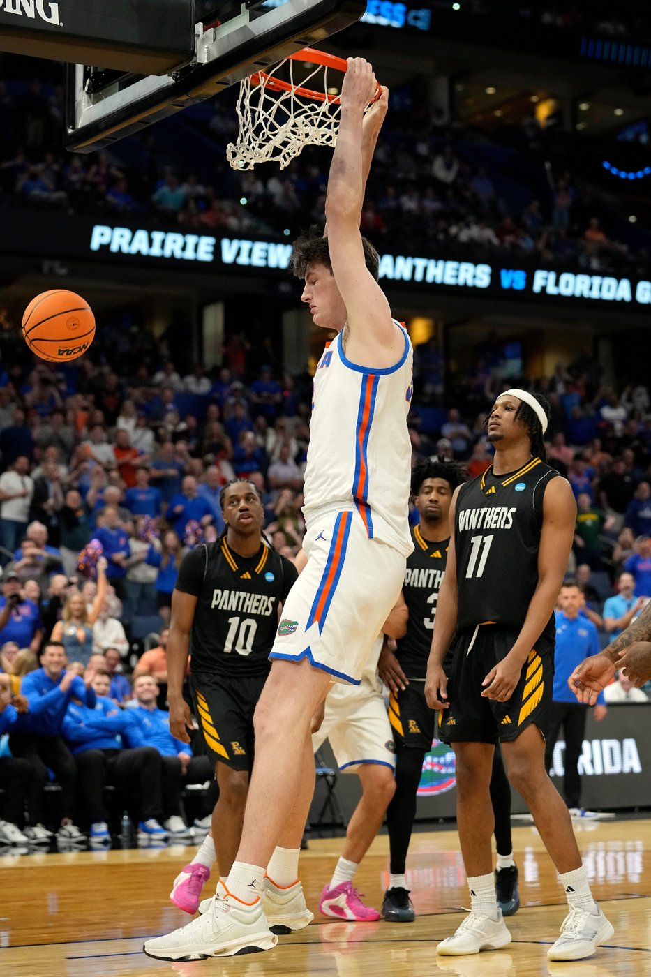 Florida begins title defense with 59-point rout of Prairie View, 2nd-biggest margin in NCAA tourney | iNFOnews.ca Florida begins title defense with 59-point rout of Prairie View, 2nd-biggest margin in NCAA tourney | iNFOnews.ca