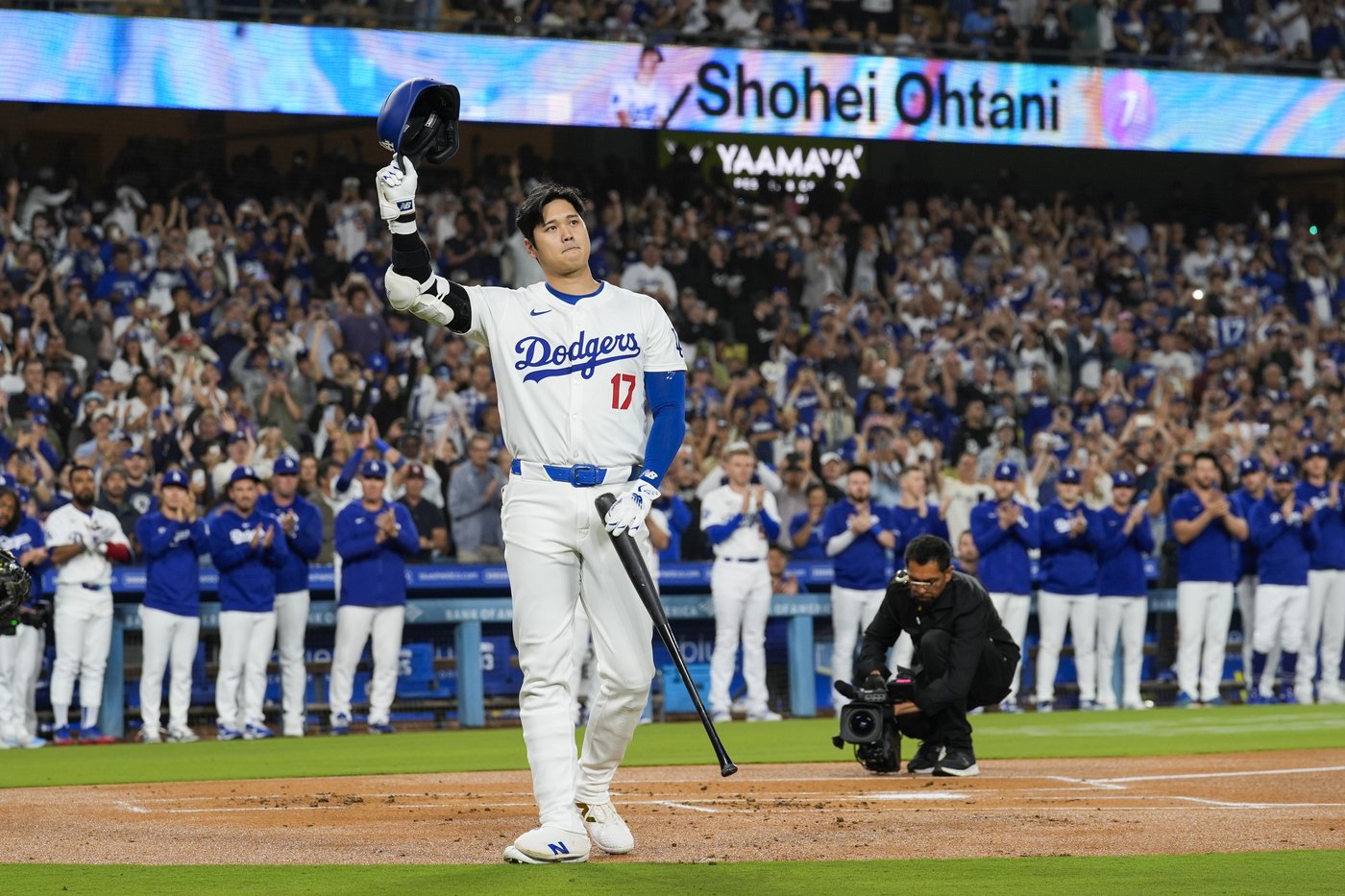 Ohtani's historic 50-50 ball sells at auction for nearly $4.4M amid ongoing dispute over ownership | iNFOnews.ca