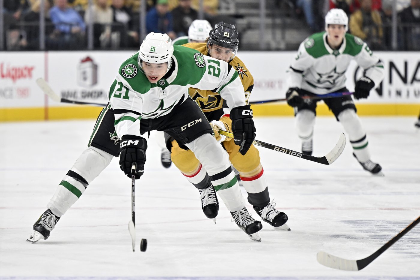 Golden Knights ride power play to 3-2 win over Stars in Mark Stone's return from injury | iNFOnews.ca