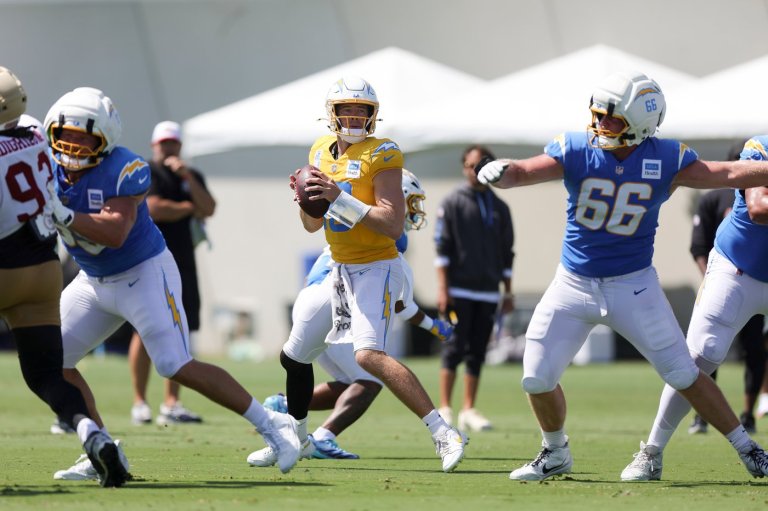 Chargers center Tyler Biadasz carted off with left leg injury in joint practice with 49ers | iNFOnews.ca