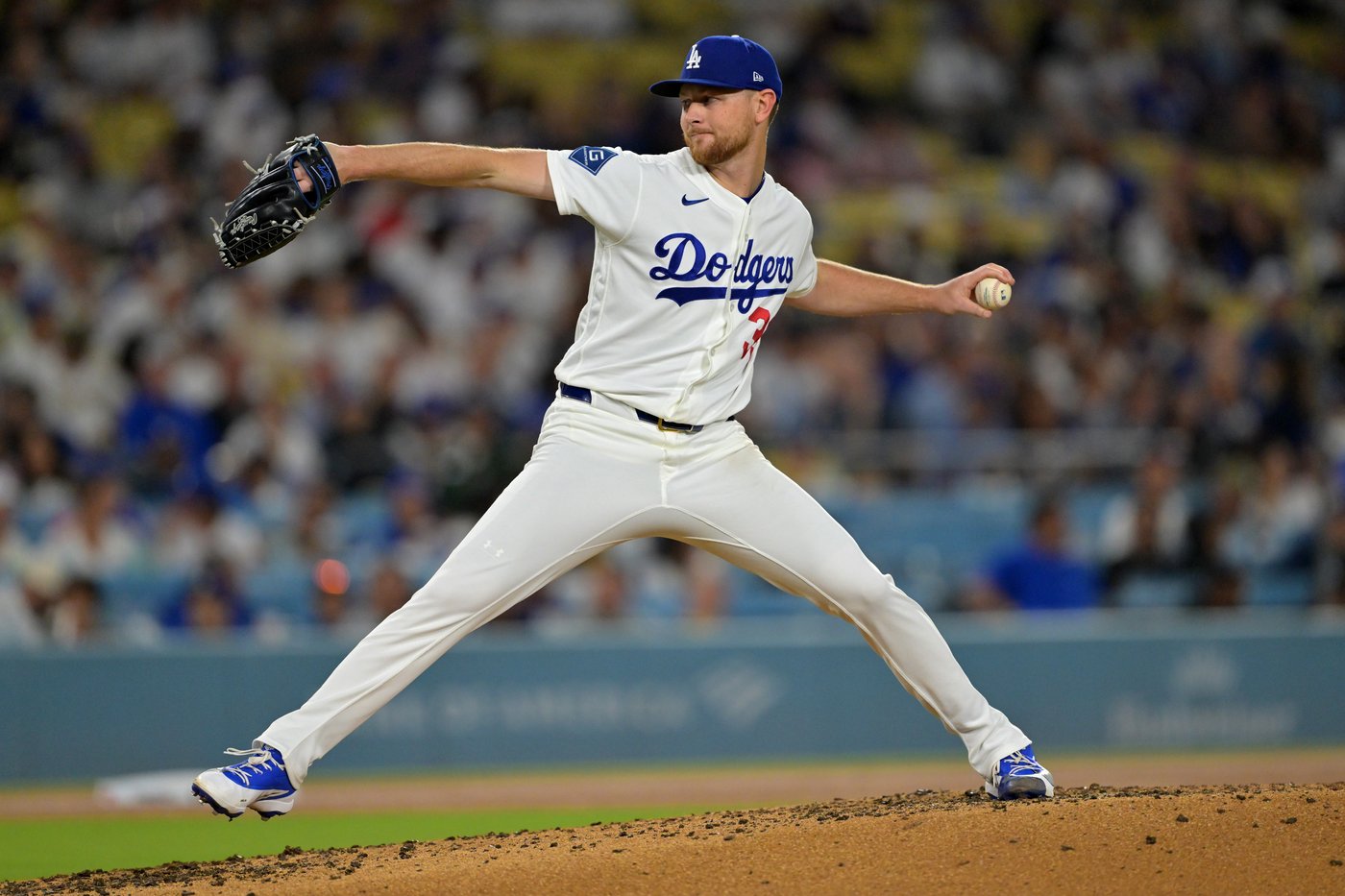 Dodgers starter Eric Lauer sidelined with left elbow inflammation after rough outing | iNFOnews.ca