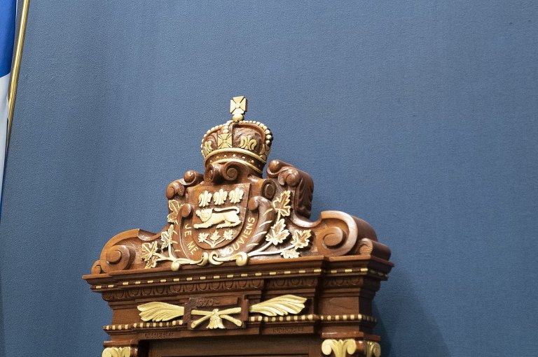 Quebec government removing the British crown from province's coat of arms | iNFOnews.ca
