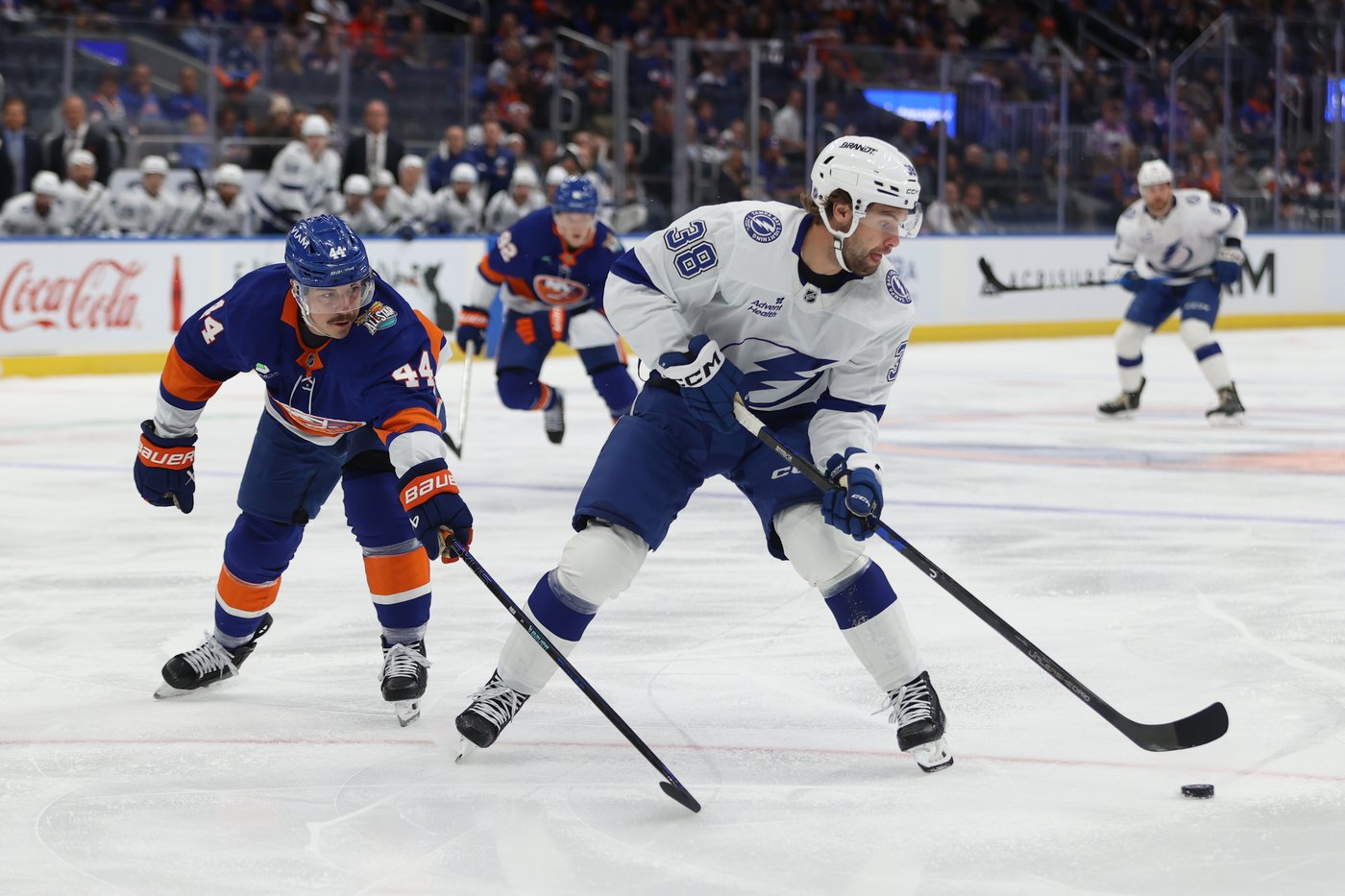 Hagel completes hat trick with 2 late goals as Lightning beat Islanders 5-3 | iNFOnews.ca