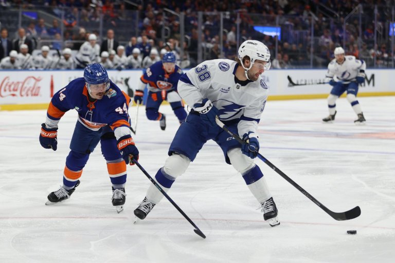 Hagel completes hat trick with 2 late goals as Lightning beat Islanders 5-3 | iNFOnews.ca