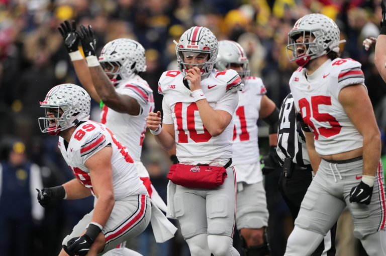 Ohio State, Indiana clash for Big Ten crown in rare title game featuring nation's top-ranked teams | iNFOnews.ca