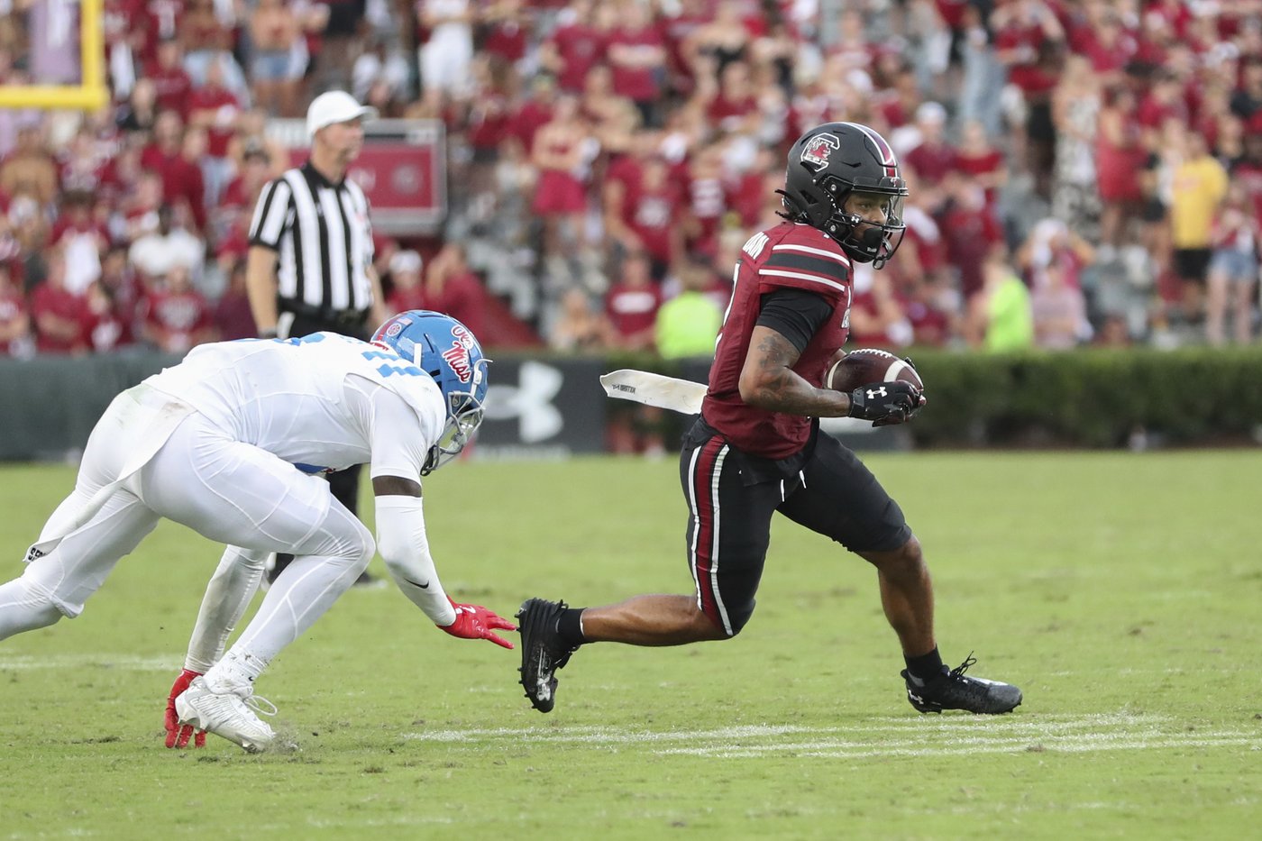 325-pound JJ Pegues runs for 2 TDs as No. 12 Ole Miss posts 27-3 win over South Carolina | iNFOnews.ca 325-pound JJ Pegues runs for 2 TDs as No. 12 Ole Miss posts 27-3 win over South Carolina | iNFOnews.ca