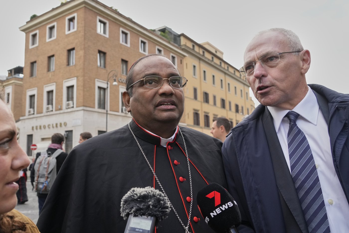 Conclave to elect a new pope will start on May 7 as cardinals get to know one another | iNFOnews.ca