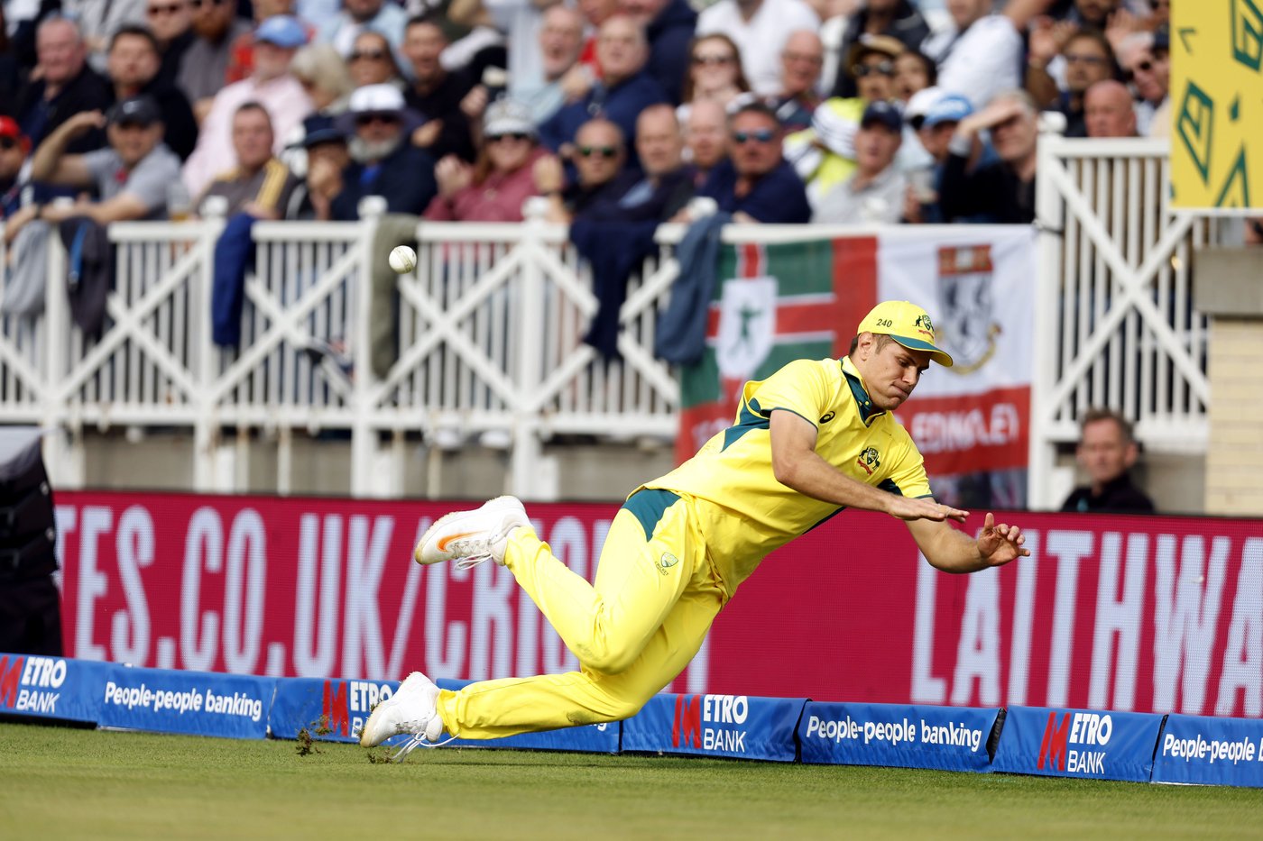 Travis Head smashes career-best 154 not out as Australia chases down 316 to beat England in 1st ODI | iNFOnews.ca
