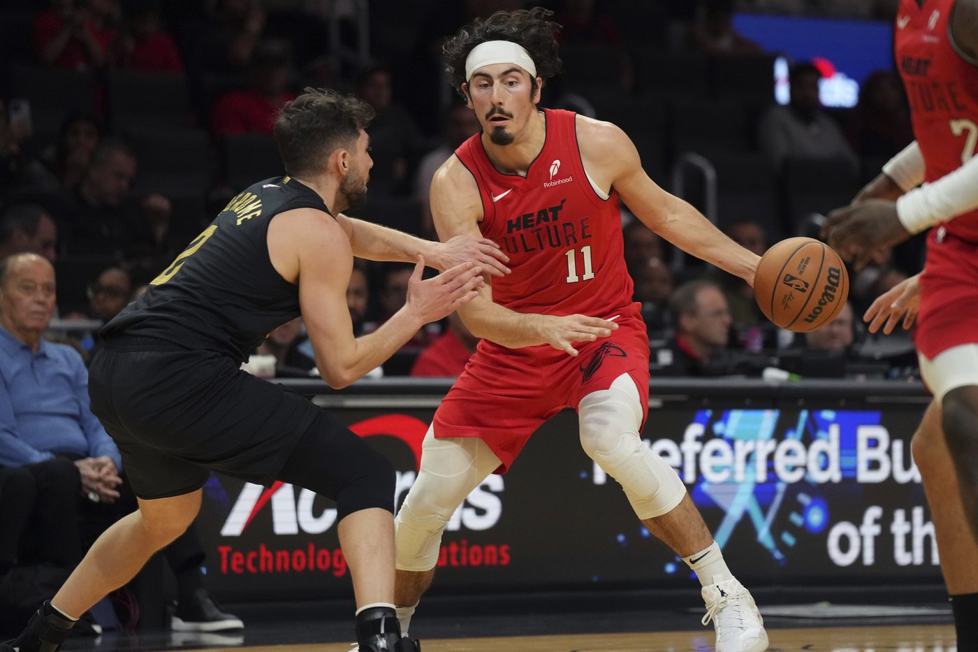 Herro scores 34, Robinson adds 23 and Heat beat Cleveland 122-113, only 4th loss for Cavs | iNFOnews.ca