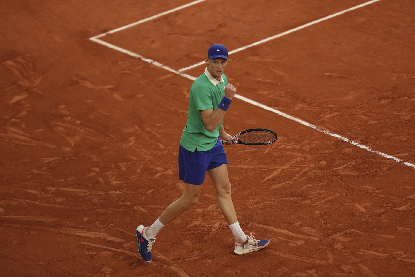French Open: No. 1 Jannik Sinner dominates Andrey Rublev to reach the quarterfinals | iNFOnews.ca